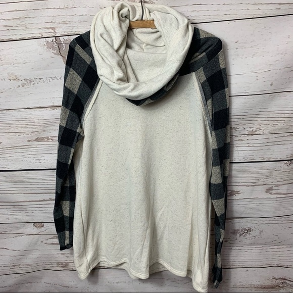 Euc 12 Pm by Mon Ami Flannel Print Turtleneck Tunic Sweater - Picture 2 of 7